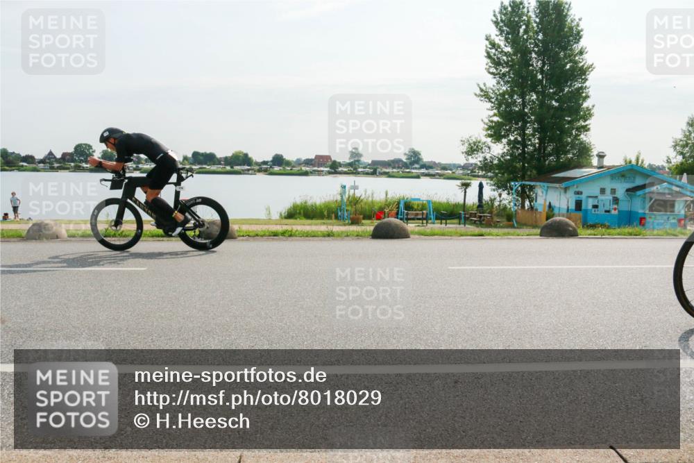 15.06.2025 - 27. Vierlanden-Triathlon H.Heesch http://msf.ph/oto/8018029 15.06.2025 09:23:05 Radfahren 22, 176 meine-sportfotos.de