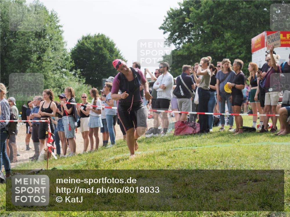 15.06.2025 - 27. Vierlanden-Triathlon KatJ http://msf.ph/oto/8018033 15.06.2025 10:17:21 Schwimmen 510, 529, 556, 575, 581, 584 meine-sportfotos.de