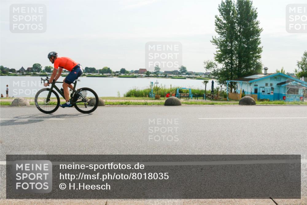 15.06.2025 - 27. Vierlanden-Triathlon H.Heesch http://msf.ph/oto/8018035 15.06.2025 09:23:08 Radfahren 22, 129, 176 meine-sportfotos.de