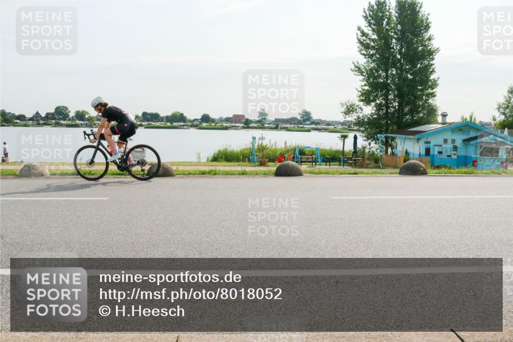 15.06.2025 - 27. Vierlanden-Triathlon H.Heesch http://msf.ph/oto/8018052 15.06.2025 09:23:23 Radfahren 198, 201 meine-sportfotos.de