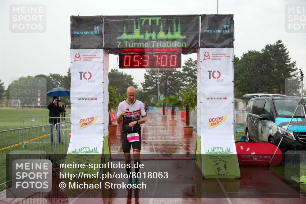 15.06.2025 - 7 Türme Triathlon Michael Strokosch http://msf.ph/oto/8018063 15.06.2025 15:37:00 Ziel 298, 339 meine-sportfotos.de