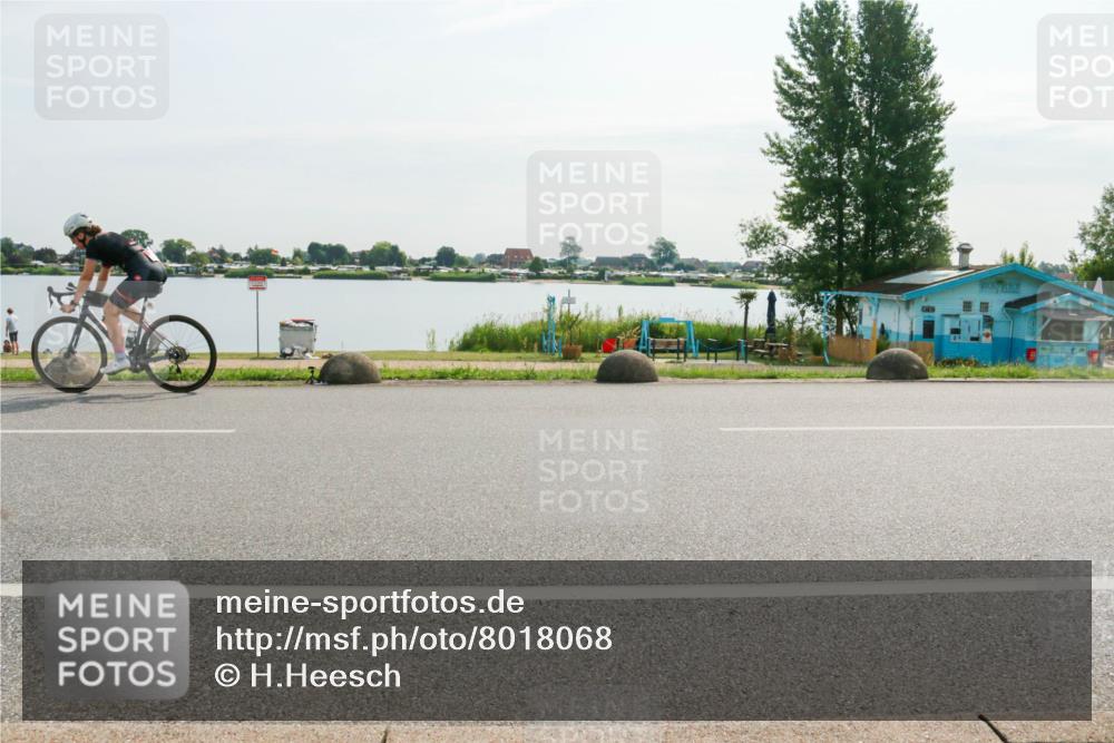 15.06.2025 - 27. Vierlanden-Triathlon H.Heesch http://msf.ph/oto/8018068 15.06.2025 09:23:24 Radfahren 198, 201 meine-sportfotos.de