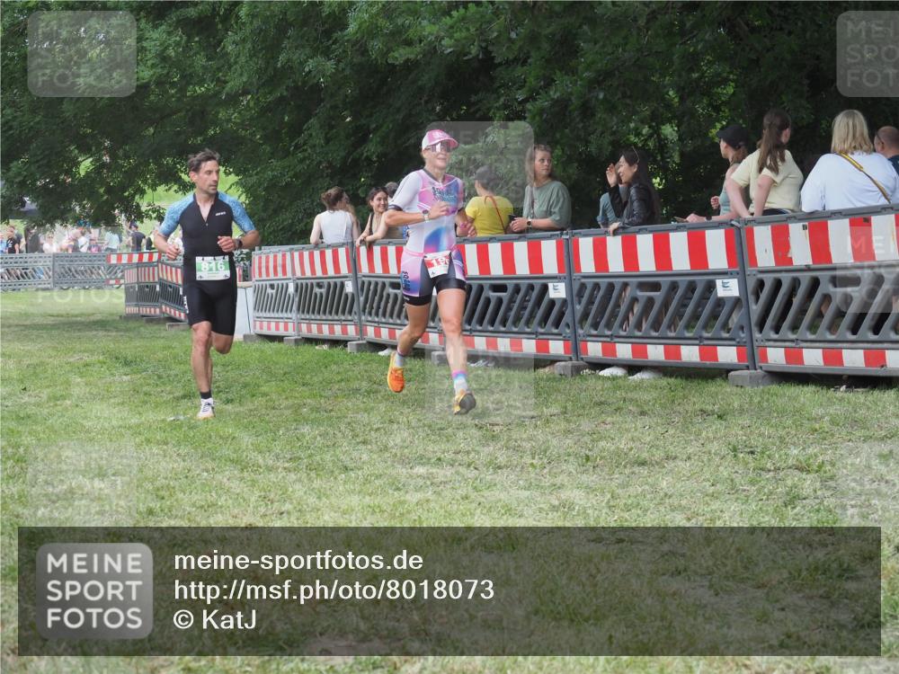 21.06.2025 - 27. Vierlanden-Triathlon KatJ http://msf.ph/oto/8018073 15.06.2025 13:17:56 Ziel 196, 691, 816 meine-sportfotos.de
