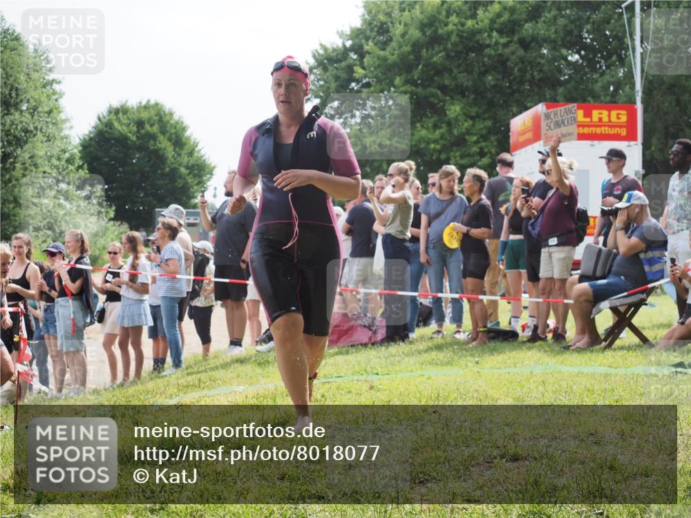 15.06.2025 - 27. Vierlanden-Triathlon KatJ http://msf.ph/oto/8018077 15.06.2025 10:17:22 Schwimmen 529, 556, 575, 581, 584 meine-sportfotos.de