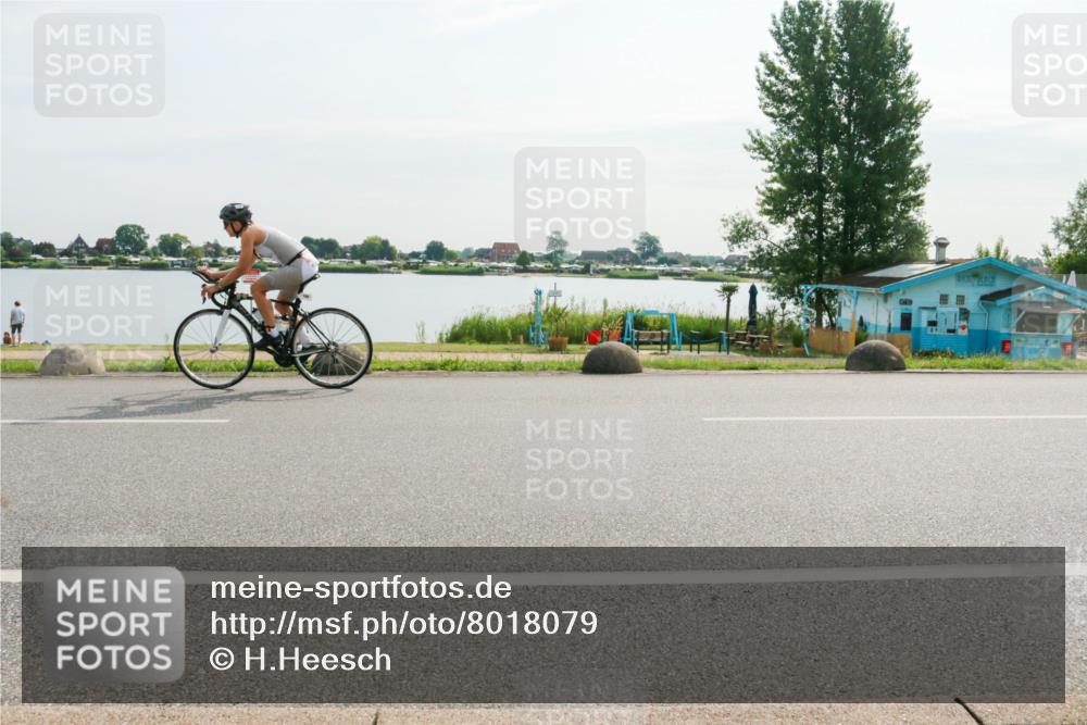 15.06.2025 - 27. Vierlanden-Triathlon H.Heesch http://msf.ph/oto/8018079 15.06.2025 09:23:25 Radfahren 198, 201 meine-sportfotos.de