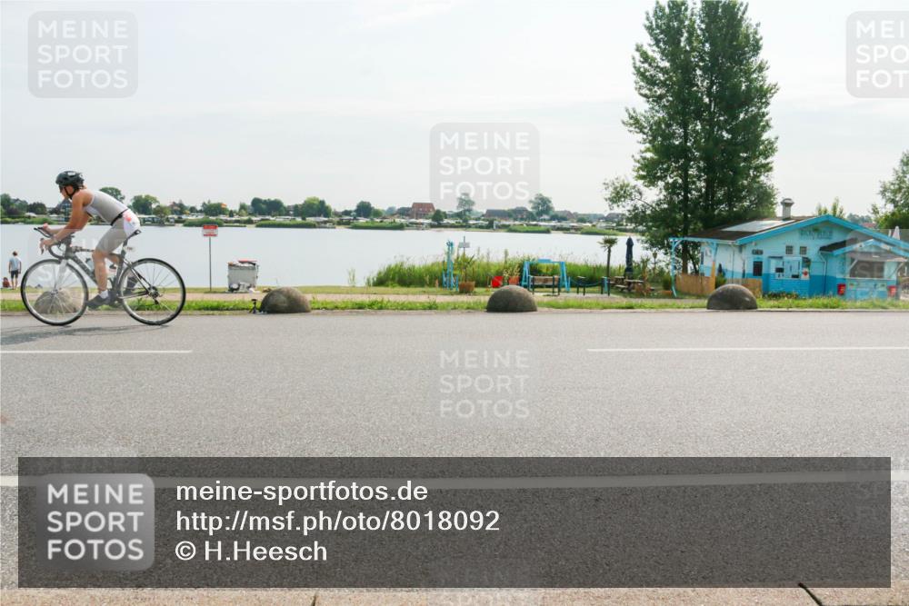 15.06.2025 - 27. Vierlanden-Triathlon H.Heesch http://msf.ph/oto/8018092 15.06.2025 09:23:25 Radfahren 198, 201 meine-sportfotos.de