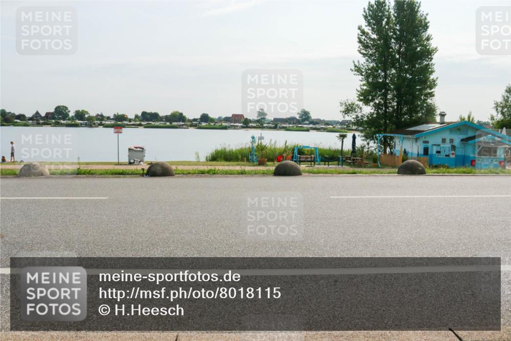 15.06.2025 - 27. Vierlanden-Triathlon H.Heesch http://msf.ph/oto/8018115 15.06.2025 09:23:32 Radfahren 109, 134 meine-sportfotos.de