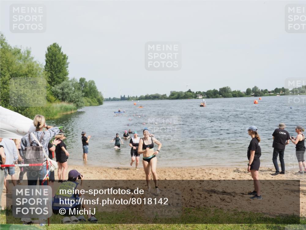 21.06.2025 - 27. Vierlanden-Triathlon MichiJ http://msf.ph/oto/8018142 15.06.2026 10:18:24 Schwimmen 495, 533, 535, 568, 586, 621 meine-sportfotos.de