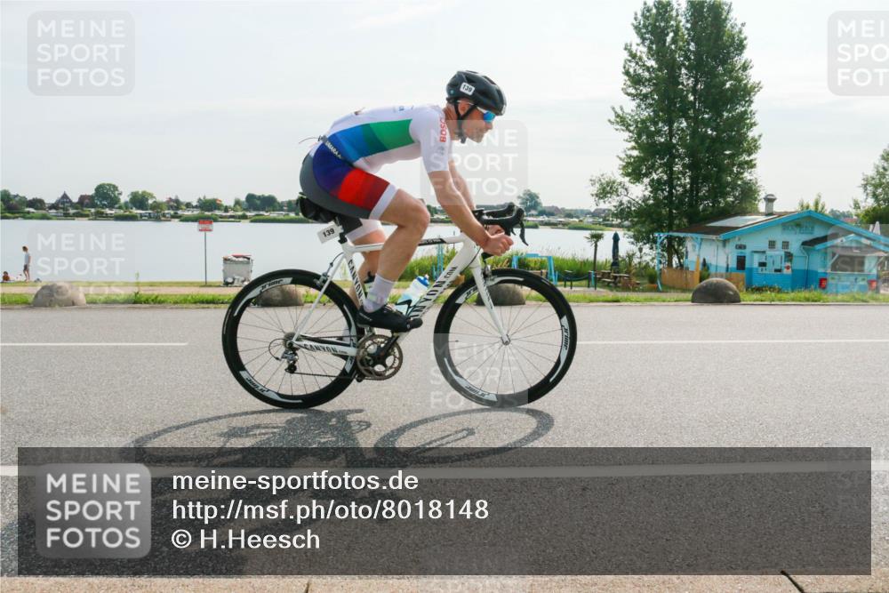 15.06.2025 - 27. Vierlanden-Triathlon H.Heesch http://msf.ph/oto/8018148 15.06.2025 09:23:44 Radfahren 139 meine-sportfotos.de