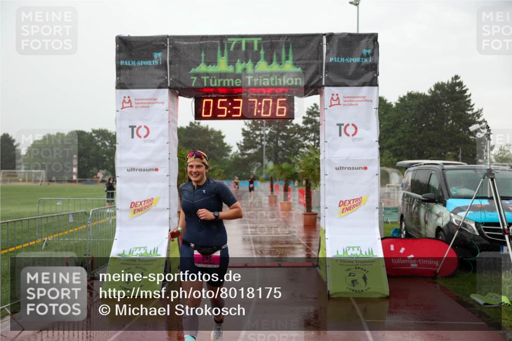 15.06.2025 - 7 Türme Triathlon Michael Strokosch http://msf.ph/oto/8018175 15.06.2025 15:37:06 Ziel 298, 339 meine-sportfotos.de