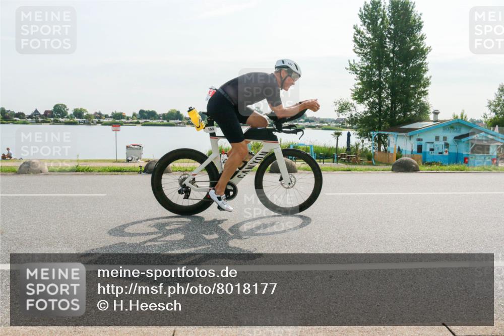 15.06.2025 - 27. Vierlanden-Triathlon H.Heesch http://msf.ph/oto/8018177 15.06.2025 09:24:37 Radfahren 153, 160 meine-sportfotos.de