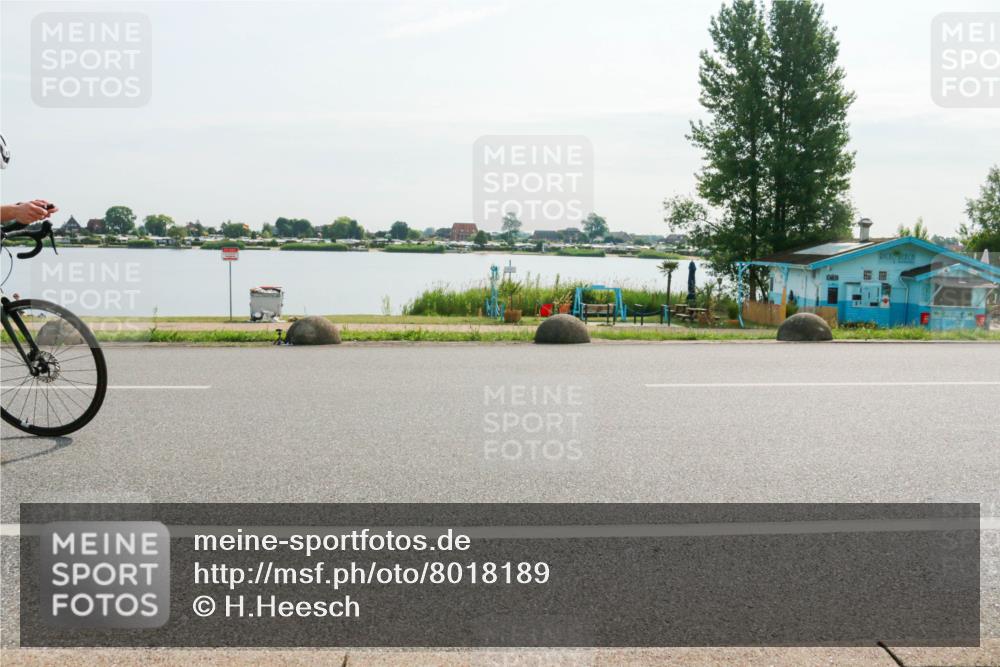 15.06.2025 - 27. Vierlanden-Triathlon H.Heesch http://msf.ph/oto/8018189 15.06.2025 09:24:43 Radfahren 65, 160 meine-sportfotos.de