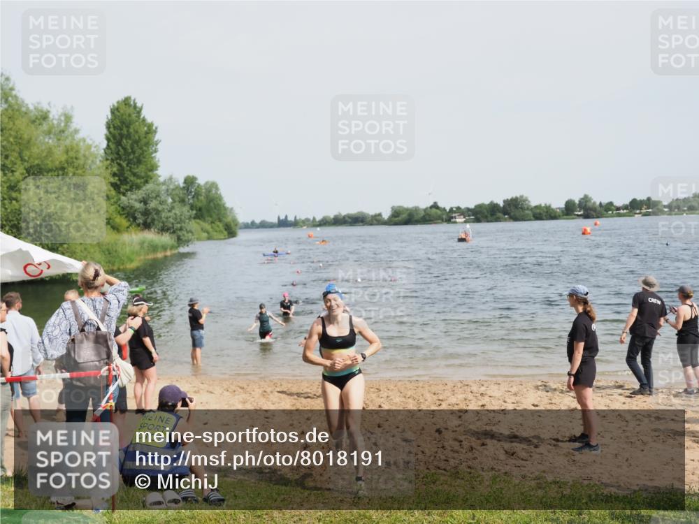 21.06.2025 - 27. Vierlanden-Triathlon MichiJ http://msf.ph/oto/8018191 15.06.2026 10:18:24 Schwimmen 495, 533, 535, 568, 586, 621 meine-sportfotos.de