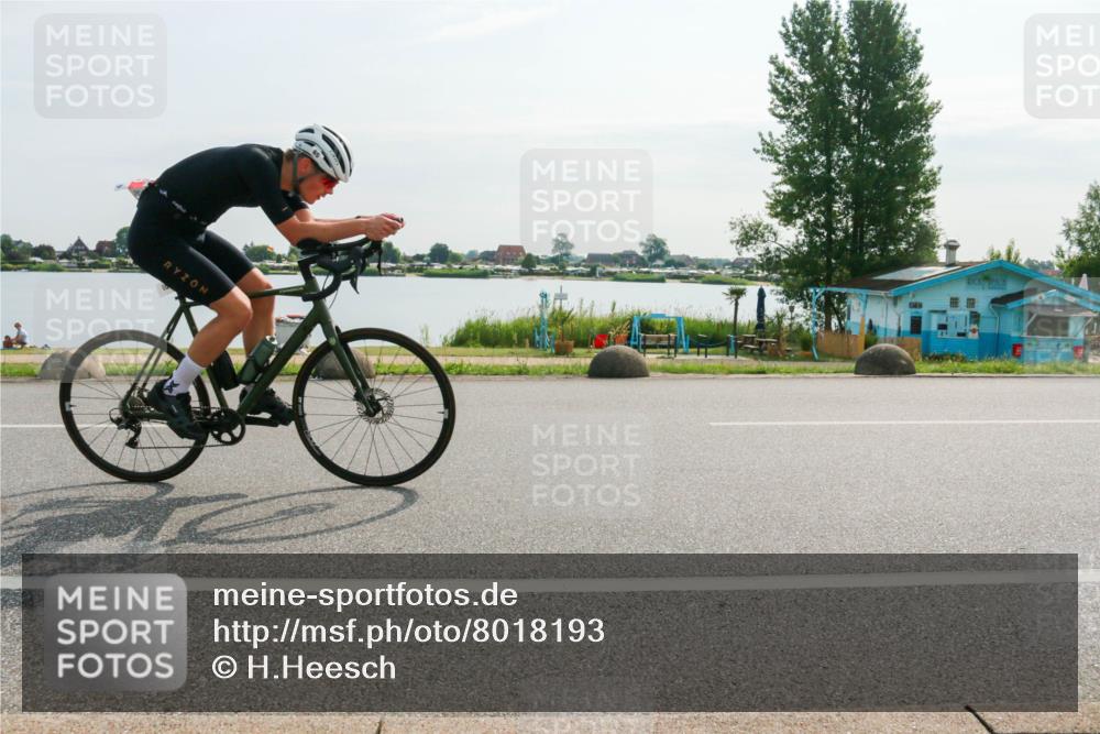 15.06.2025 - 27. Vierlanden-Triathlon H.Heesch http://msf.ph/oto/8018193 15.06.2025 09:24:43 Radfahren 65, 160 meine-sportfotos.de