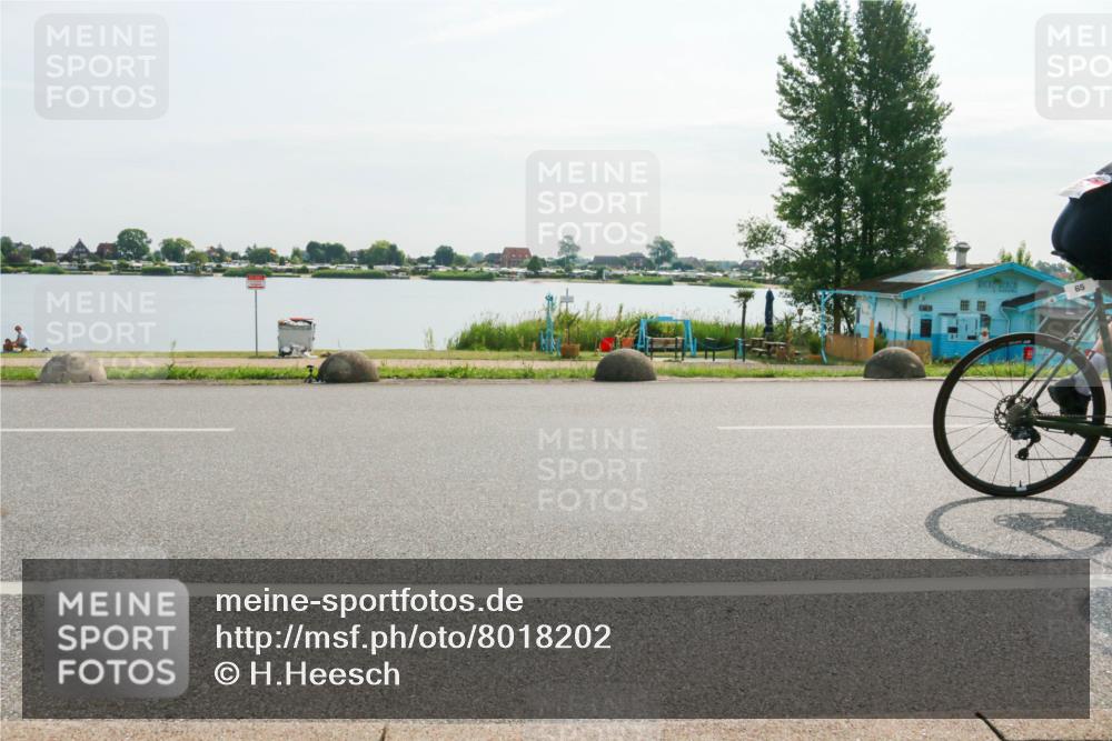 15.06.2025 - 27. Vierlanden-Triathlon H.Heesch http://msf.ph/oto/8018202 15.06.2025 09:24:43 Radfahren 65, 160 meine-sportfotos.de