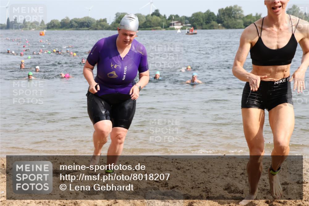 15.06.2025 - 27. Vierlanden-Triathlon Lena Gebhardt http://msf.ph/oto/8018207 15.06.2025 10:16:30 Schwimmen 477, 487, 491, 494, 499, 526, 549, 574, 614, 634 meine-sportfotos.de