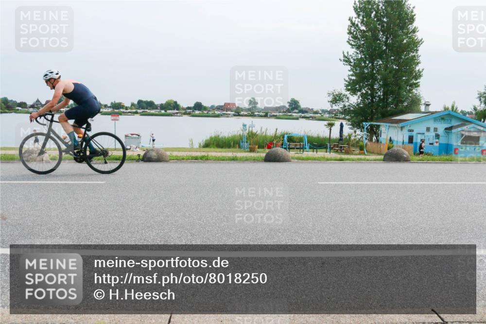 15.06.2025 - 27. Vierlanden-Triathlon H.Heesch http://msf.ph/oto/8018250 15.06.2025 11:14:54 Radfahren 739 meine-sportfotos.de