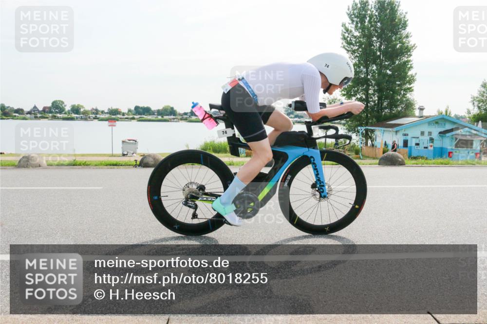 15.06.2025 - 27. Vierlanden-Triathlon H.Heesch http://msf.ph/oto/8018255 15.06.2025 09:27:15 Radfahren 74, 97, 102 meine-sportfotos.de