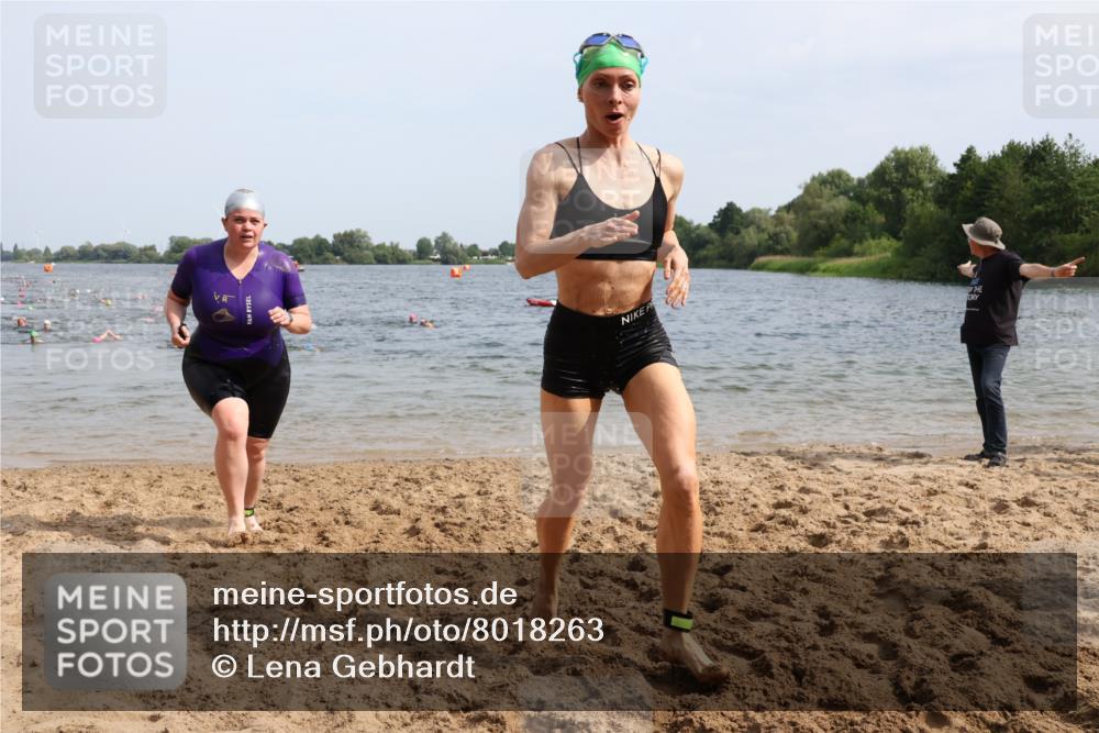 15.06.2025 - 27. Vierlanden-Triathlon Lena Gebhardt http://msf.ph/oto/8018263 15.06.2025 10:16:31 Schwimmen 477, 487, 491, 494, 499, 526, 549, 574, 614, 634 meine-sportfotos.de
