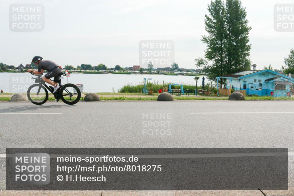 15.06.2025 - 27. Vierlanden-Triathlon H.Heesch http://msf.ph/oto/8018275 15.06.2025 09:28:29 Radfahren 113, 154 meine-sportfotos.de