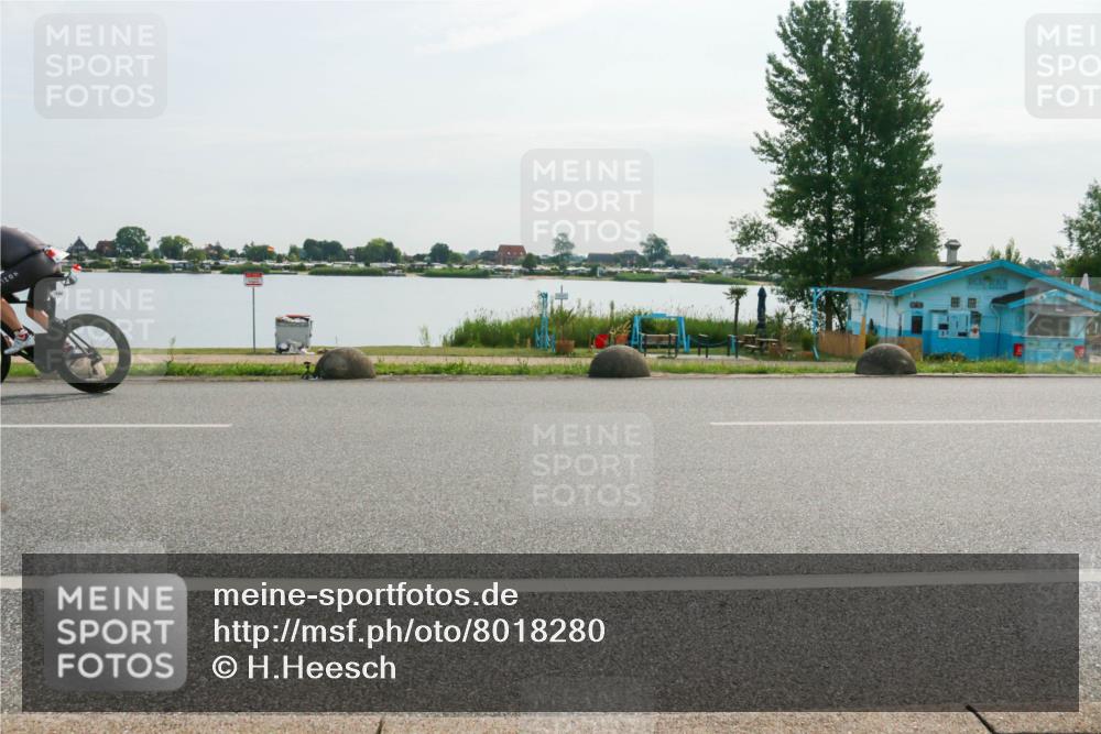 15.06.2025 - 27. Vierlanden-Triathlon H.Heesch http://msf.ph/oto/8018280 15.06.2025 09:28:29 Radfahren 113, 154 meine-sportfotos.de