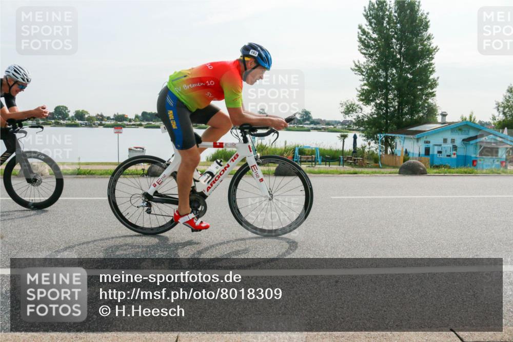 15.06.2025 - 27. Vierlanden-Triathlon H.Heesch http://msf.ph/oto/8018309 15.06.2025 09:28:54 Radfahren 172, 183, 233 meine-sportfotos.de