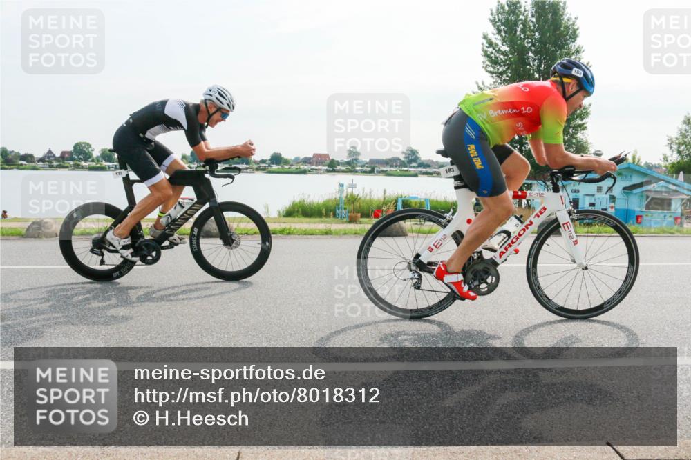 15.06.2025 - 27. Vierlanden-Triathlon H.Heesch http://msf.ph/oto/8018312 15.06.2025 09:28:55 Radfahren 172, 183, 233 meine-sportfotos.de