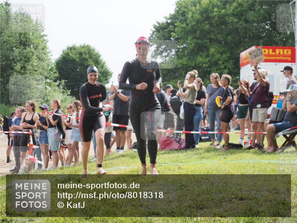 15.06.2025 - 27. Vierlanden-Triathlon KatJ http://msf.ph/oto/8018318 15.06.2025 10:17:32 Schwimmen 485, 488, 492, 519, 529, 532, 557, 572, 582, 584, 588, 594, 626 meine-sportfotos.de