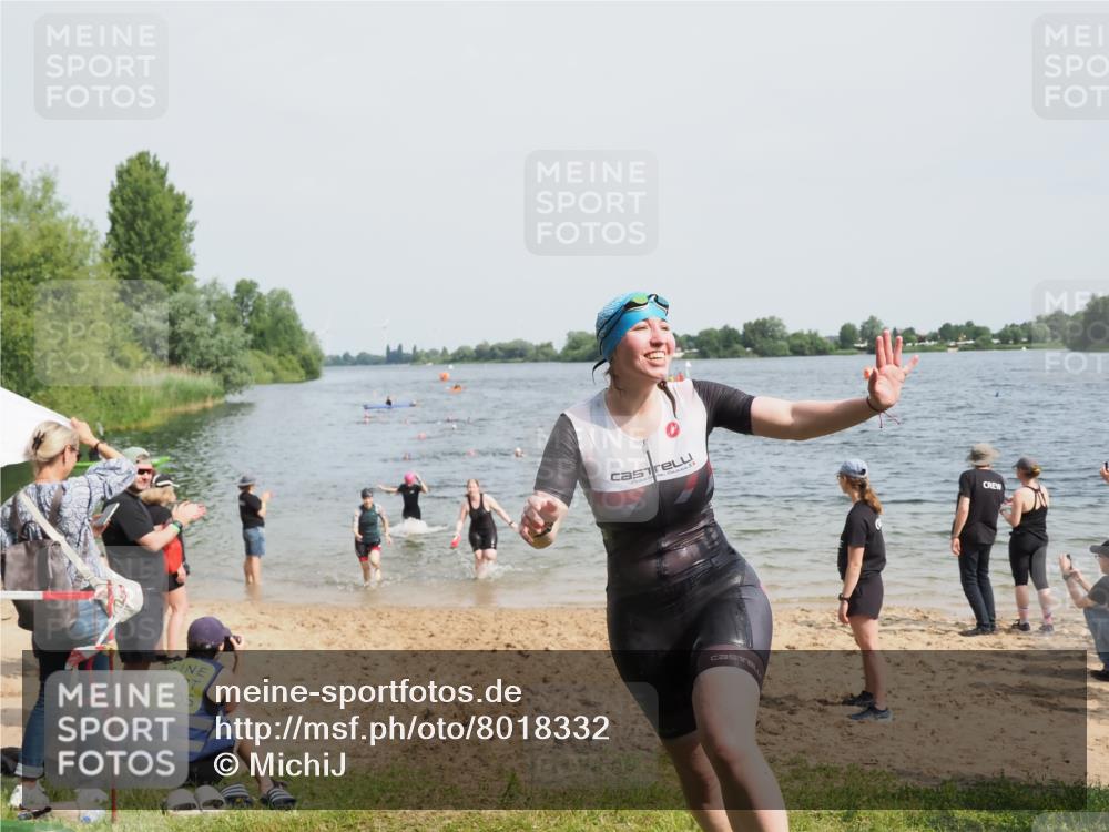 21.06.2025 - 27. Vierlanden-Triathlon MichiJ http://msf.ph/oto/8018332 15.06.2026 10:18:28 Schwimmen 495, 533, 535, 621, 628 meine-sportfotos.de