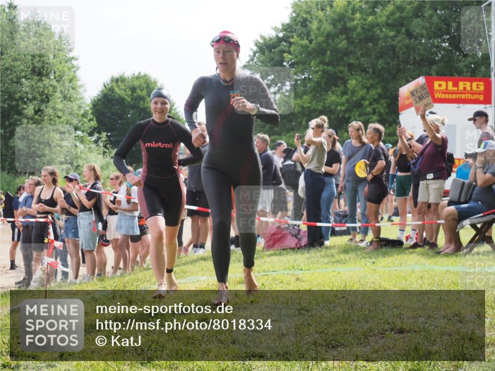 15.06.2025 - 27. Vierlanden-Triathlon KatJ http://msf.ph/oto/8018334 15.06.2025 10:17:33 Schwimmen 485, 488, 492, 519, 529, 532, 557, 562, 572, 582, 584, 588, 594, 626 meine-sportfotos.de