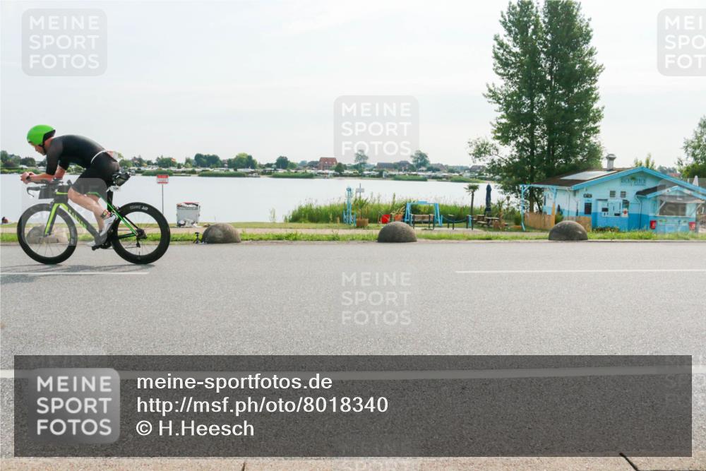 15.06.2025 - 27. Vierlanden-Triathlon H.Heesch http://msf.ph/oto/8018340 15.06.2025 09:29:24 Radfahren 134 meine-sportfotos.de