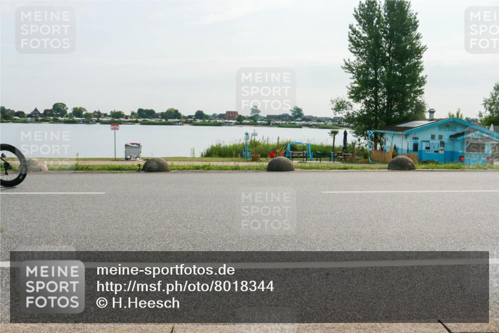 15.06.2025 - 27. Vierlanden-Triathlon H.Heesch http://msf.ph/oto/8018344 15.06.2025 09:29:24 Radfahren 134 meine-sportfotos.de