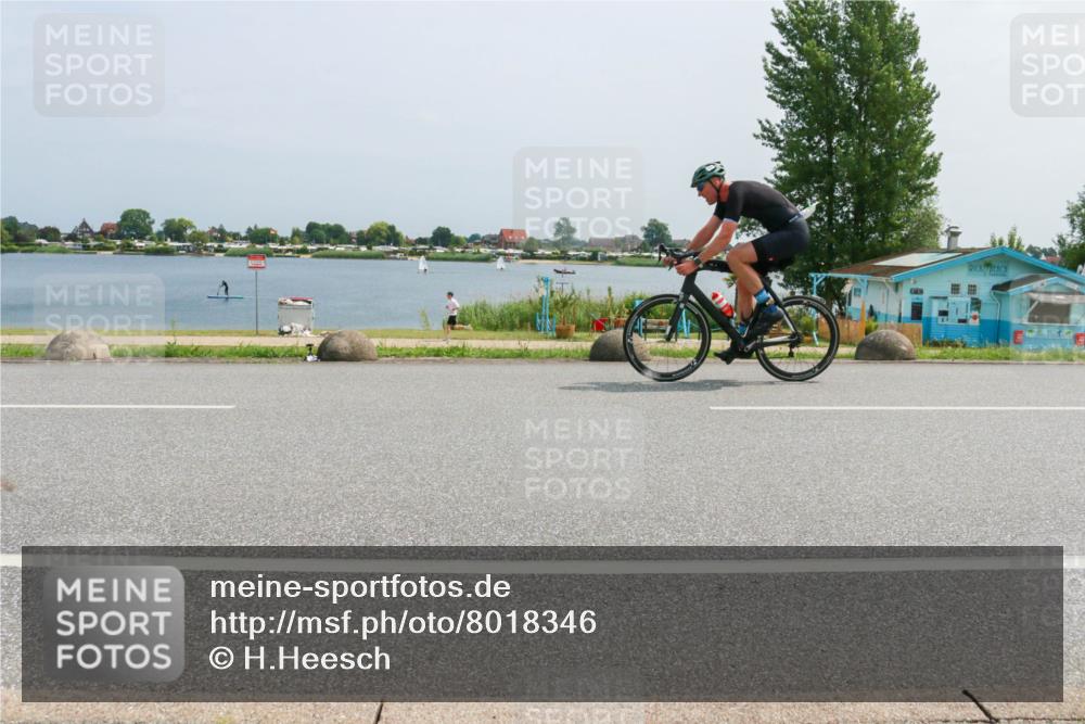 21.06.2025 - 27. Vierlanden-Triathlon H.Heesch http://msf.ph/oto/8018346 15.06.2025 12:00:12 Radfahren 785, 825 meine-sportfotos.de