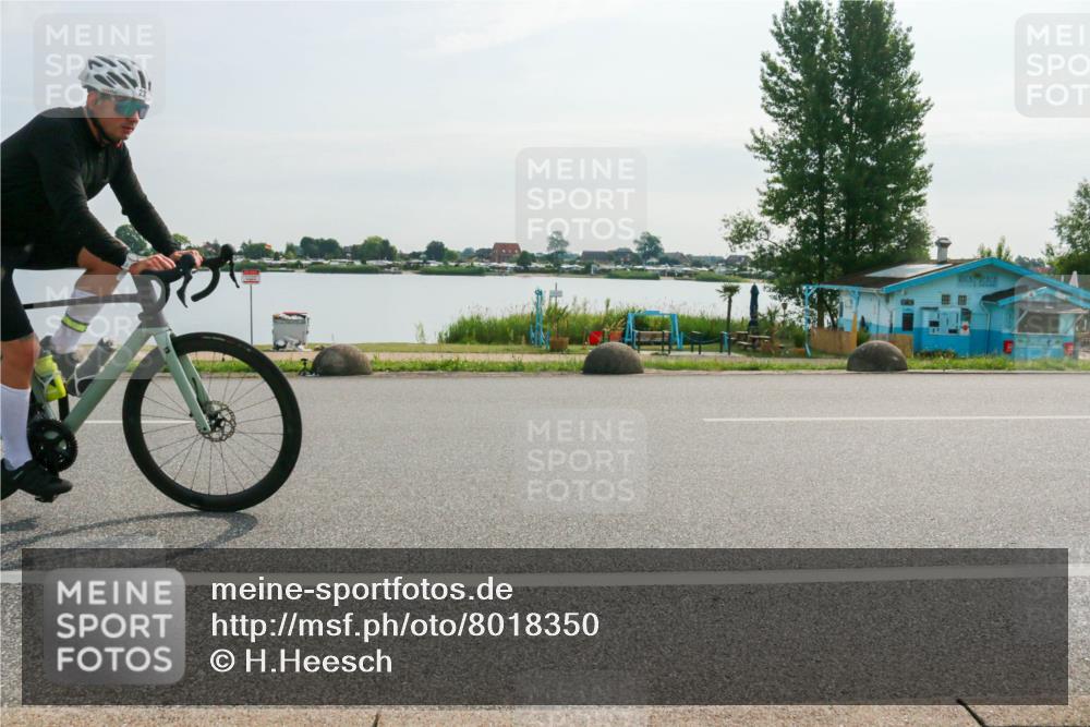 15.06.2025 - 27. Vierlanden-Triathlon H.Heesch http://msf.ph/oto/8018350 15.06.2025 09:29:34 Radfahren 23 meine-sportfotos.de