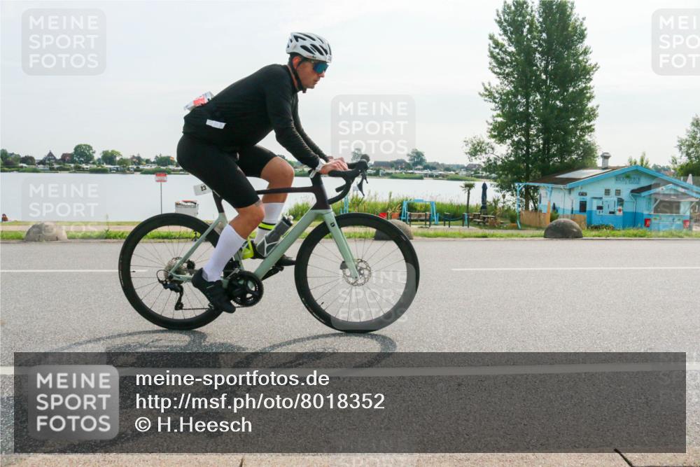15.06.2025 - 27. Vierlanden-Triathlon H.Heesch http://msf.ph/oto/8018352 15.06.2025 09:29:34 Radfahren 23 meine-sportfotos.de