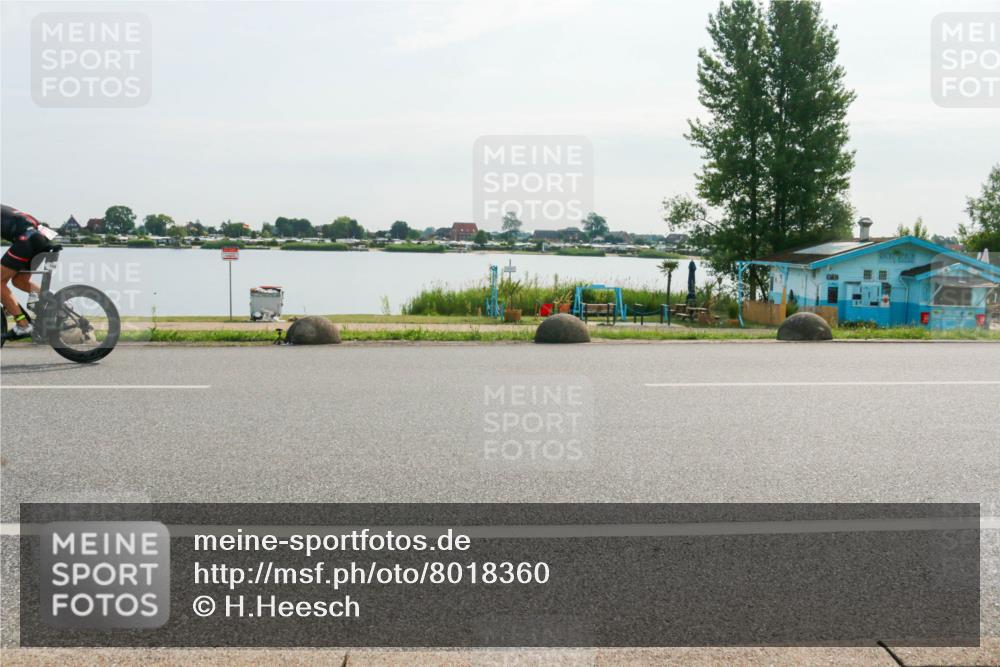 15.06.2025 - 27. Vierlanden-Triathlon H.Heesch http://msf.ph/oto/8018360 15.06.2025 09:30:05 Radfahren 109, 115, 139 meine-sportfotos.de