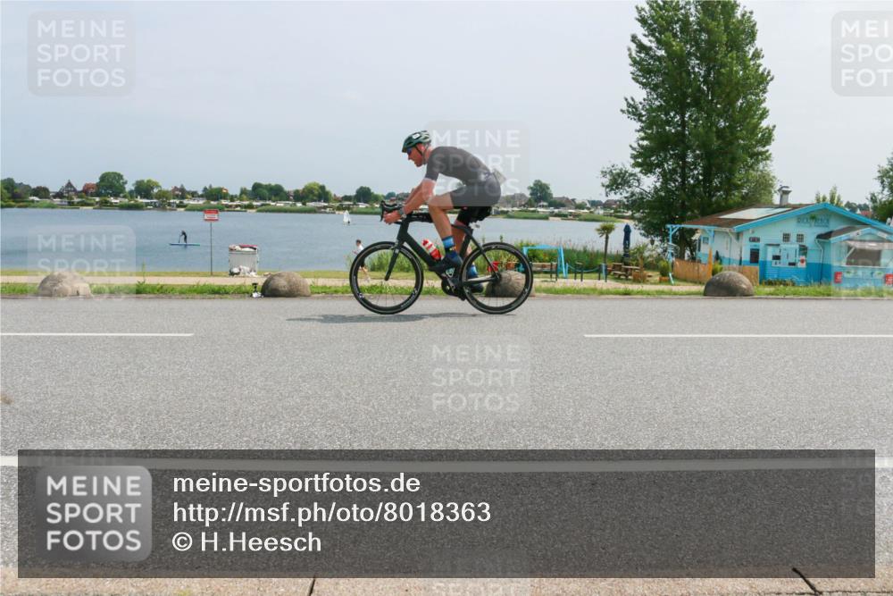 21.06.2025 - 27. Vierlanden-Triathlon H.Heesch http://msf.ph/oto/8018363 15.06.2025 12:00:12 Radfahren 785, 825 meine-sportfotos.de