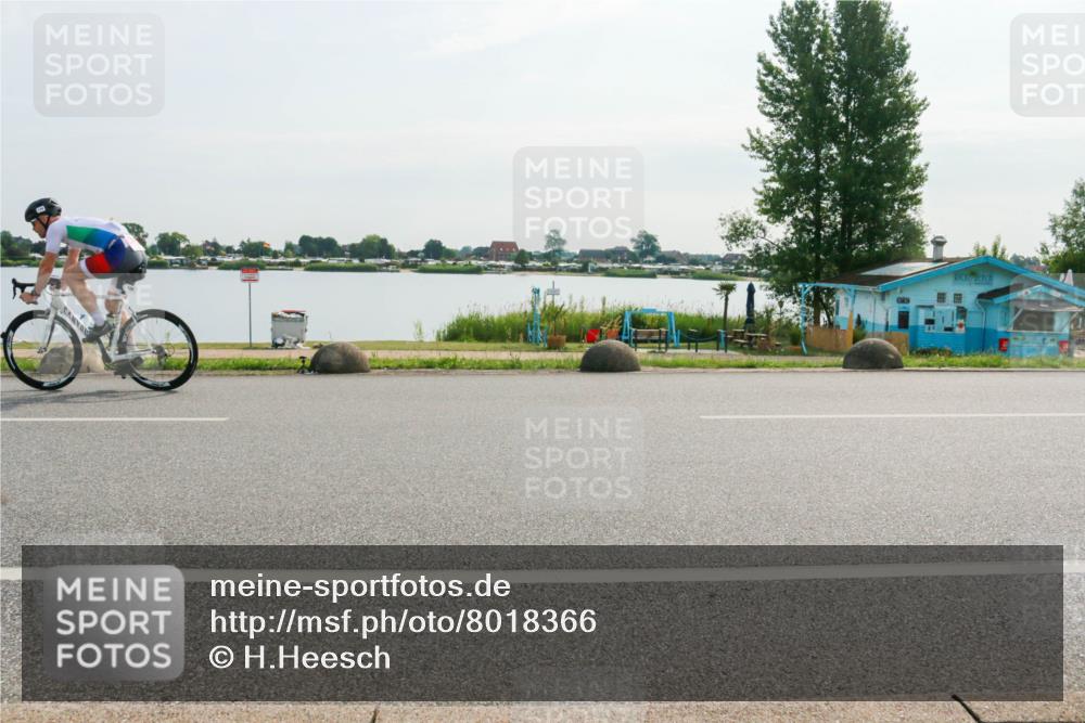15.06.2025 - 27. Vierlanden-Triathlon H.Heesch http://msf.ph/oto/8018366 15.06.2025 09:30:07 Radfahren 109, 115, 139, 167 meine-sportfotos.de