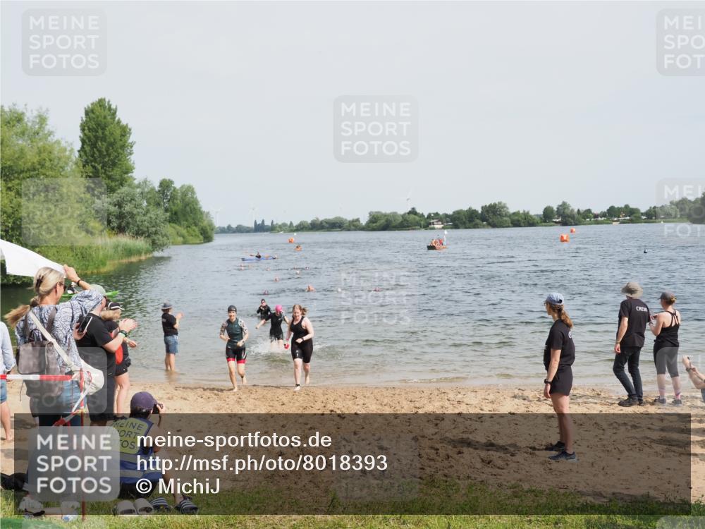 21.06.2025 - 27. Vierlanden-Triathlon MichiJ http://msf.ph/oto/8018393 15.06.2026 10:18:29 Schwimmen 495, 533, 535, 621, 628 meine-sportfotos.de