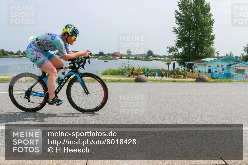 21.06.2025 - 27. Vierlanden-Triathlon H.Heesch http://msf.ph/oto/8018428 15.06.2025 12:00:22 Radfahren 930, 939 meine-sportfotos.de
