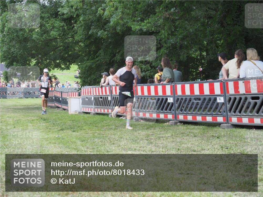 21.06.2025 - 27. Vierlanden-Triathlon KatJ http://msf.ph/oto/8018433 15.06.2025 13:18:26 Ziel 172, 781 meine-sportfotos.de