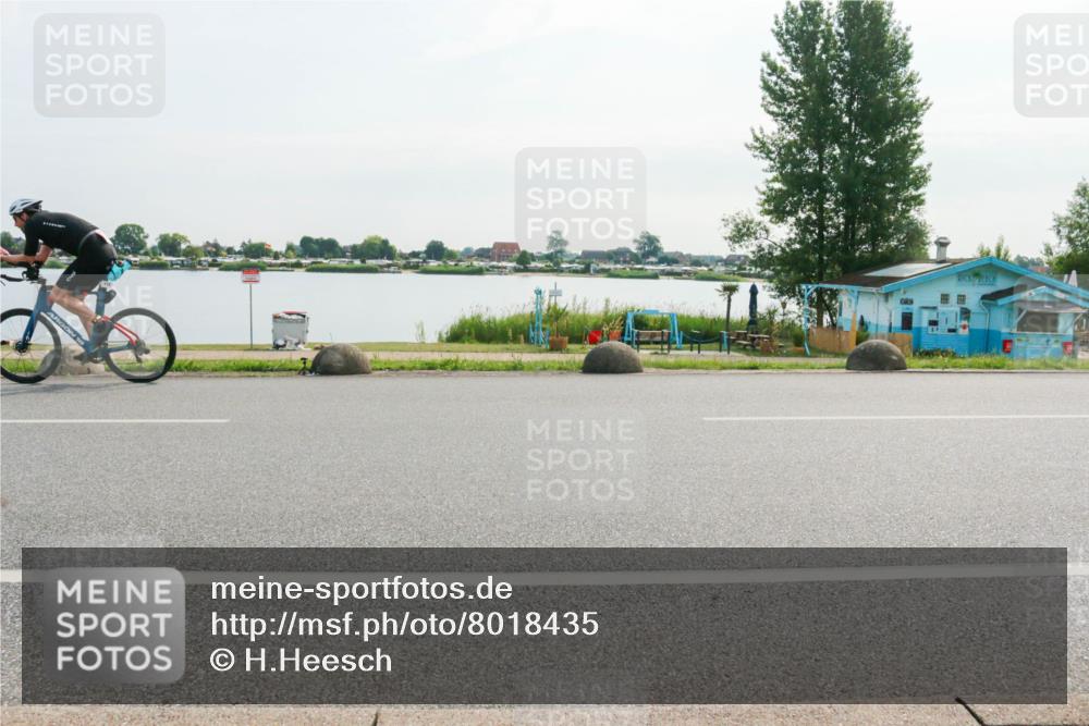 15.06.2025 - 27. Vierlanden-Triathlon H.Heesch http://msf.ph/oto/8018435 15.06.2025 09:31:14 Radfahren 114 meine-sportfotos.de