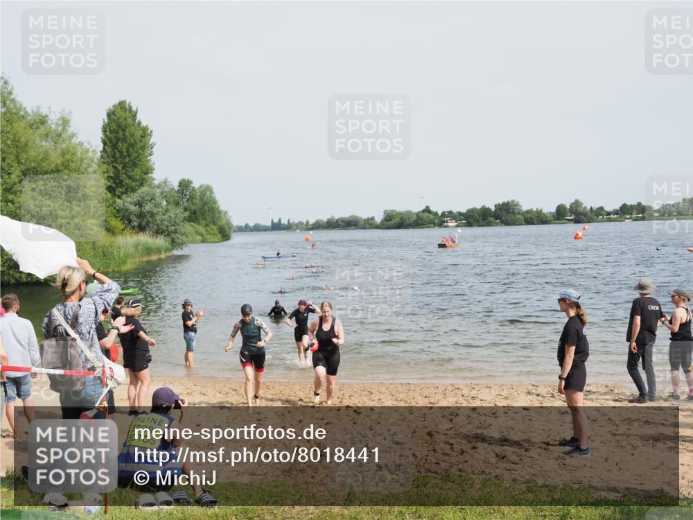 21.06.2025 - 27. Vierlanden-Triathlon MichiJ http://msf.ph/oto/8018441 15.06.2026 10:18:31 Schwimmen 495, 533, 535, 621, 628 meine-sportfotos.de
