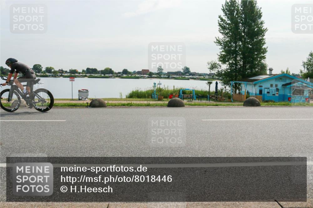 15.06.2025 - 27. Vierlanden-Triathlon H.Heesch http://msf.ph/oto/8018446 15.06.2025 09:31:23 Radfahren 13, 127, 148 meine-sportfotos.de