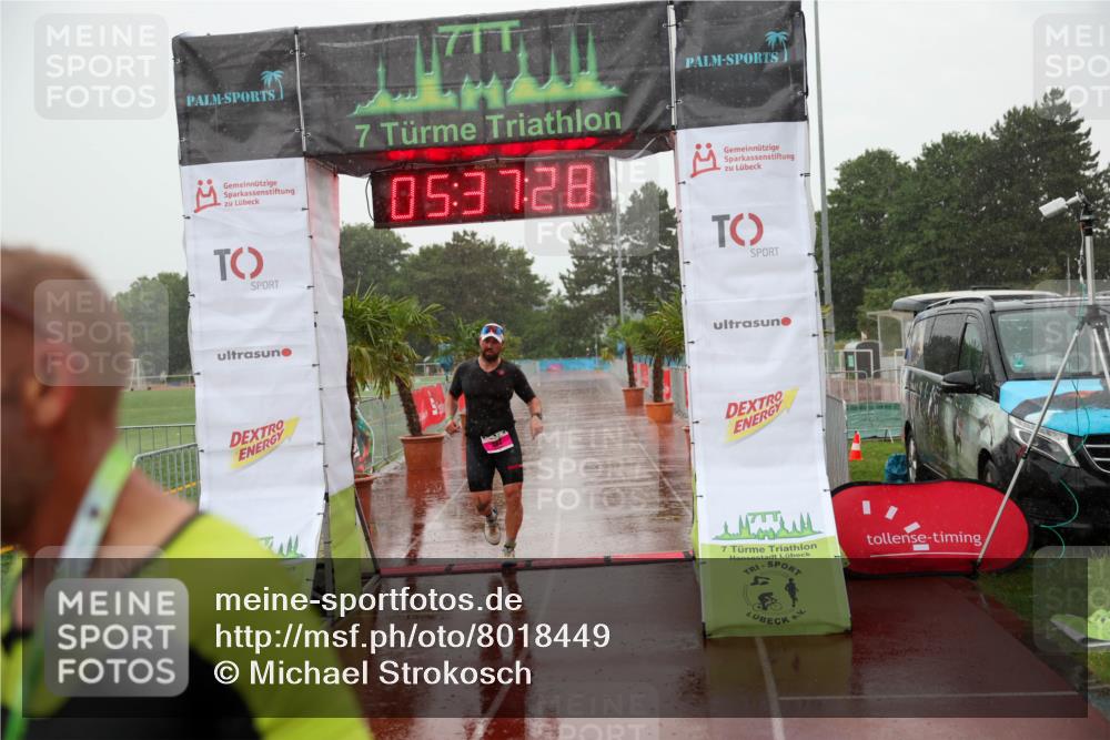 15.06.2025 - 7 Türme Triathlon Michael Strokosch http://msf.ph/oto/8018449 15.06.2025 15:37:28 Ziel 262 meine-sportfotos.de