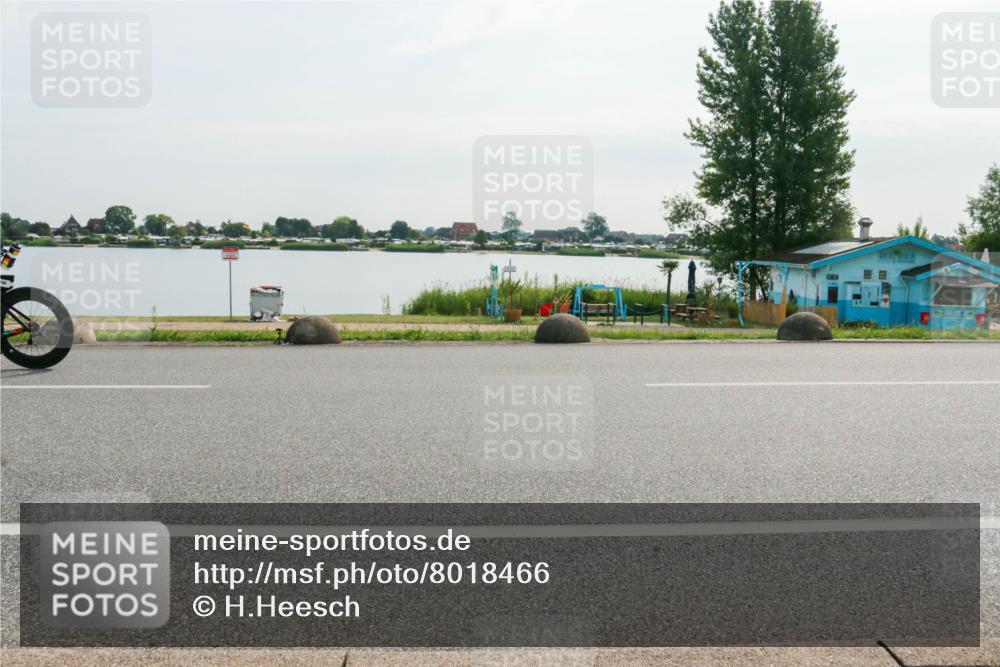 15.06.2025 - 27. Vierlanden-Triathlon H.Heesch http://msf.ph/oto/8018466 15.06.2025 09:31:41 Radfahren 106, 133 meine-sportfotos.de