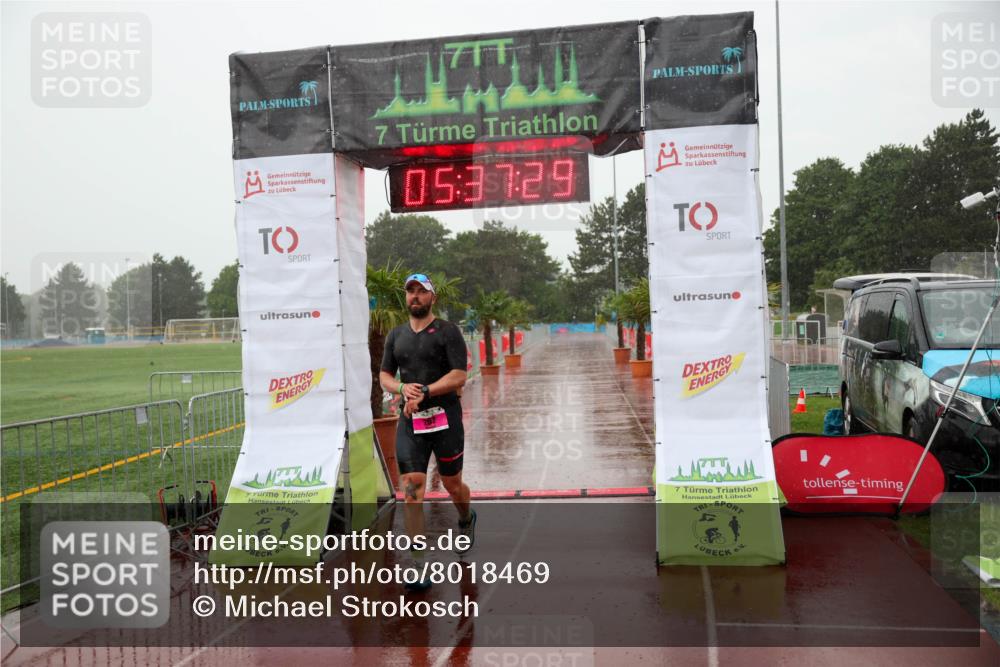 15.06.2025 - 7 Türme Triathlon Michael Strokosch http://msf.ph/oto/8018469 15.06.2025 15:37:29 Ziel 262 meine-sportfotos.de