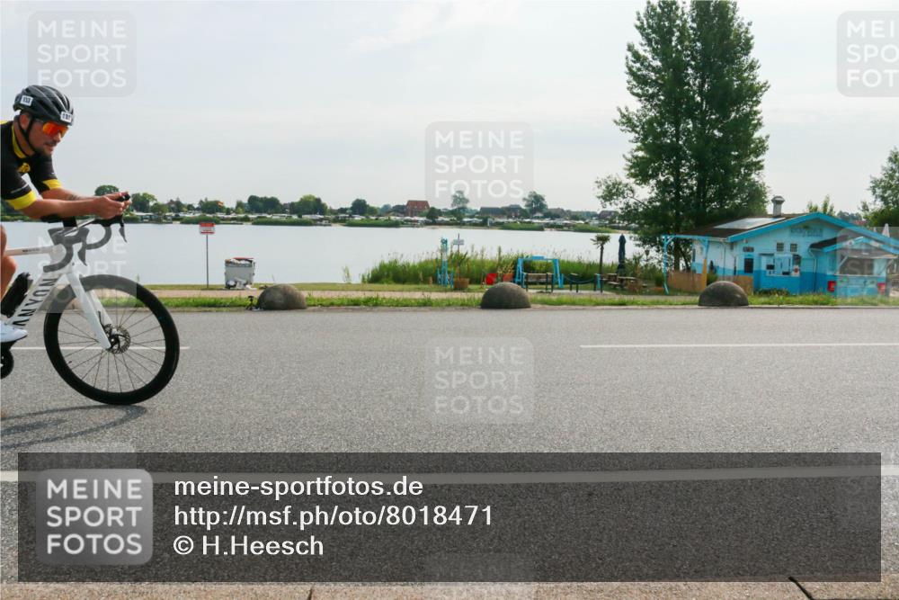 15.06.2025 - 27. Vierlanden-Triathlon H.Heesch http://msf.ph/oto/8018471 15.06.2025 09:31:45 Radfahren 106, 133 meine-sportfotos.de