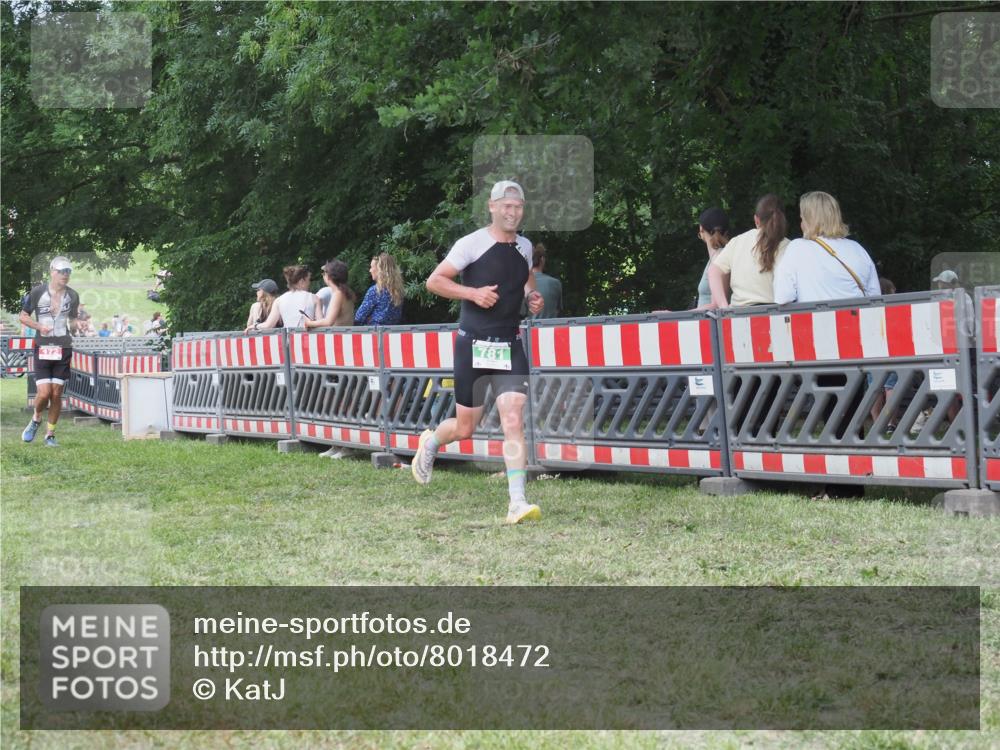 21.06.2025 - 27. Vierlanden-Triathlon KatJ http://msf.ph/oto/8018472 15.06.2025 13:18:27 Ziel 172, 781 meine-sportfotos.de