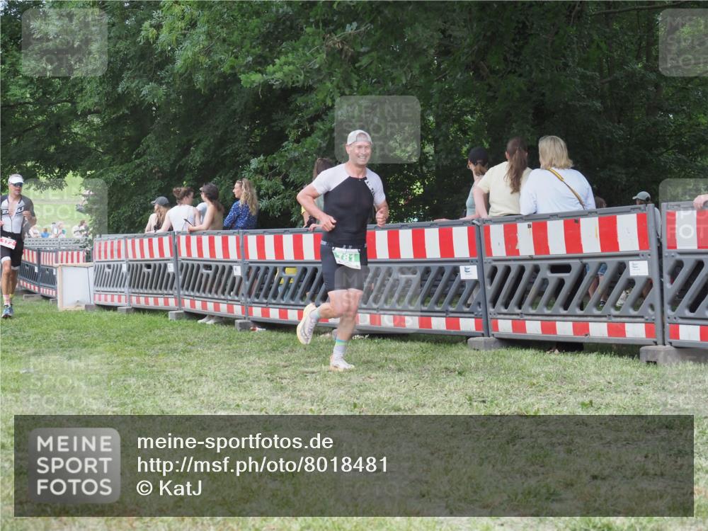 21.06.2025 - 27. Vierlanden-Triathlon KatJ http://msf.ph/oto/8018481 15.06.2025 13:18:27 Ziel 172, 781 meine-sportfotos.de